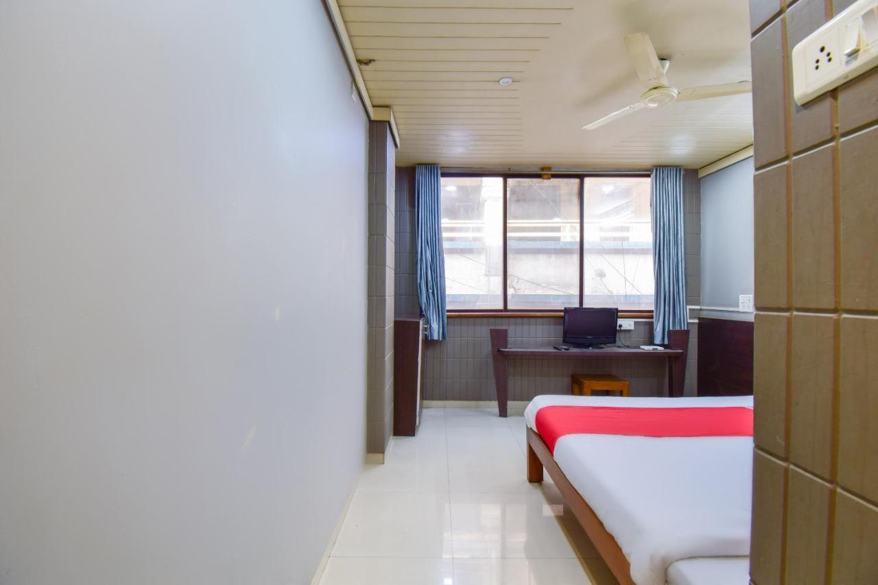 Oyo 67509 Hotel Tukson Narayangaon Dış mekan fotoğraf
