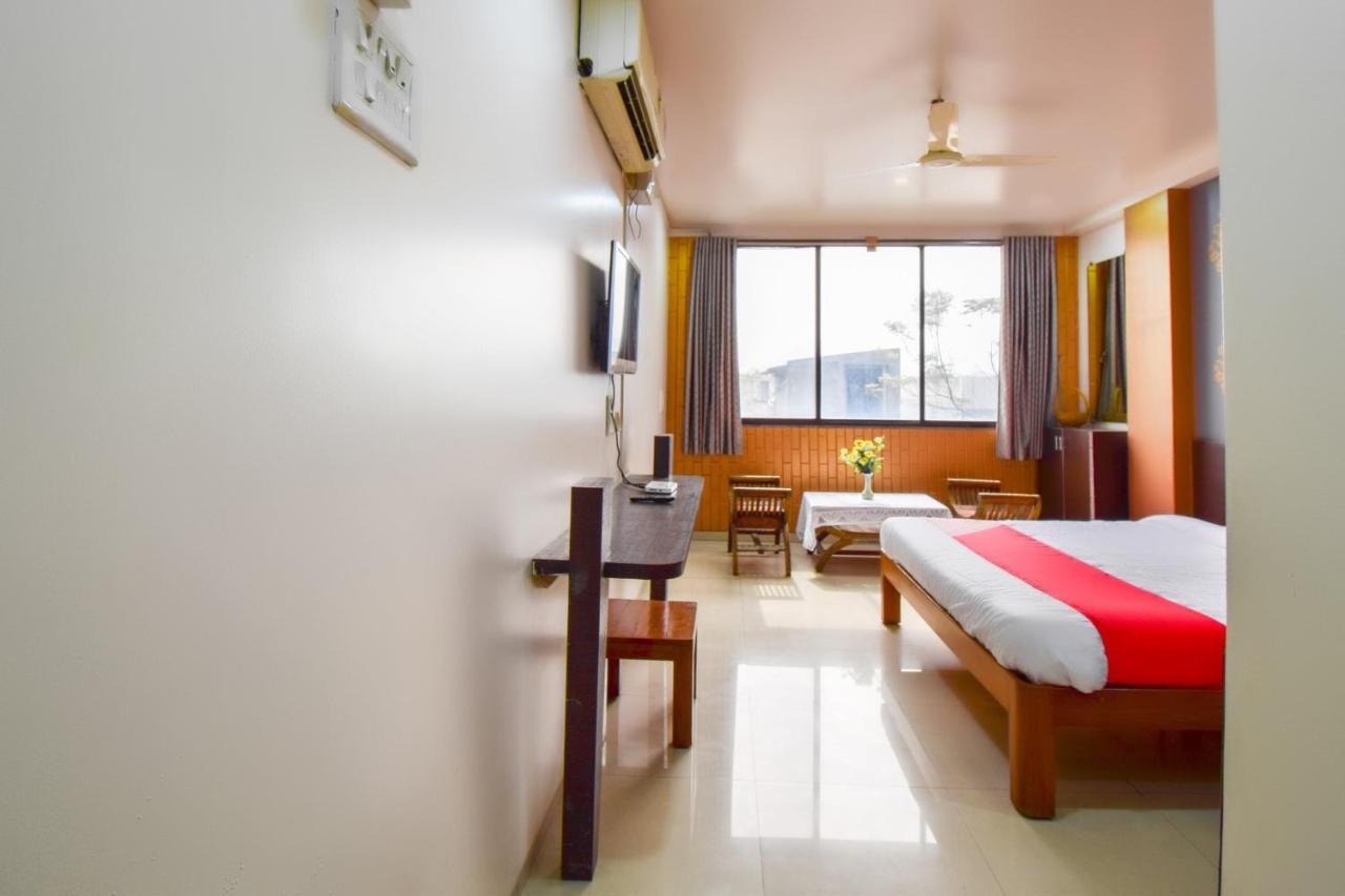 Oyo 67509 Hotel Tukson Narayangaon Dış mekan fotoğraf