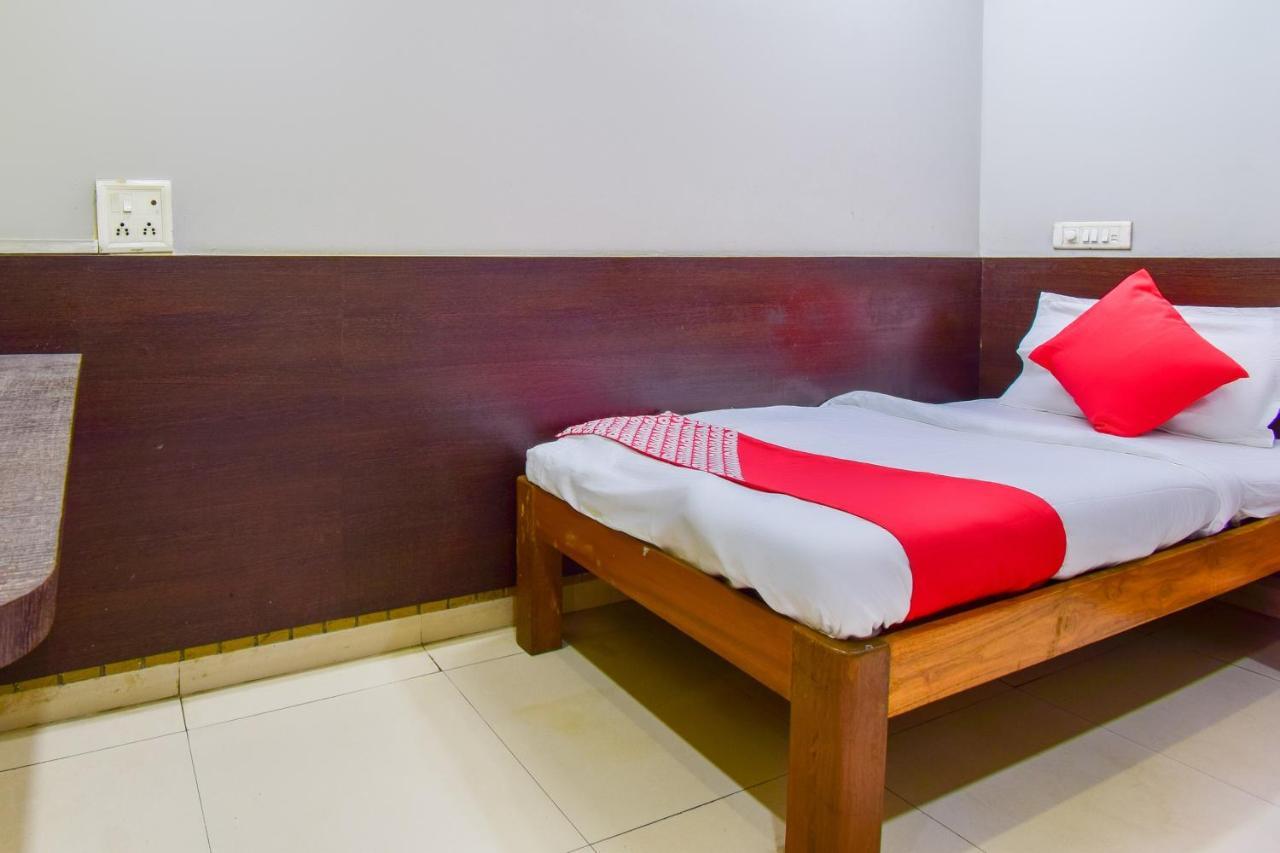 Oyo 67509 Hotel Tukson Narayangaon Dış mekan fotoğraf