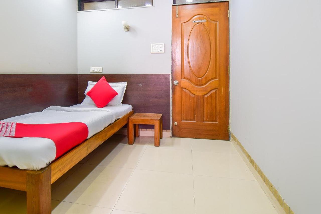 Oyo 67509 Hotel Tukson Narayangaon Dış mekan fotoğraf