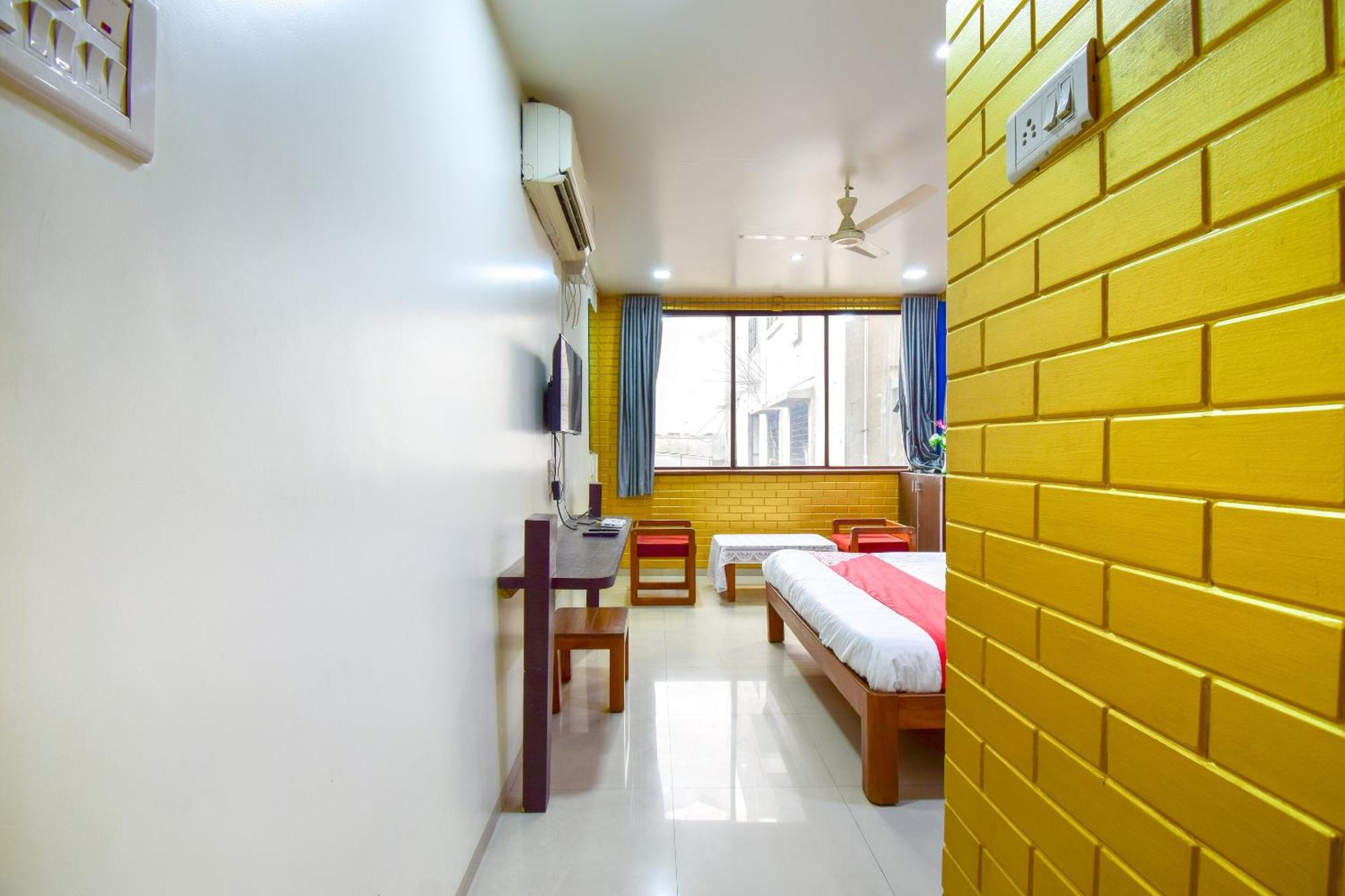Oyo 67509 Hotel Tukson Narayangaon Dış mekan fotoğraf